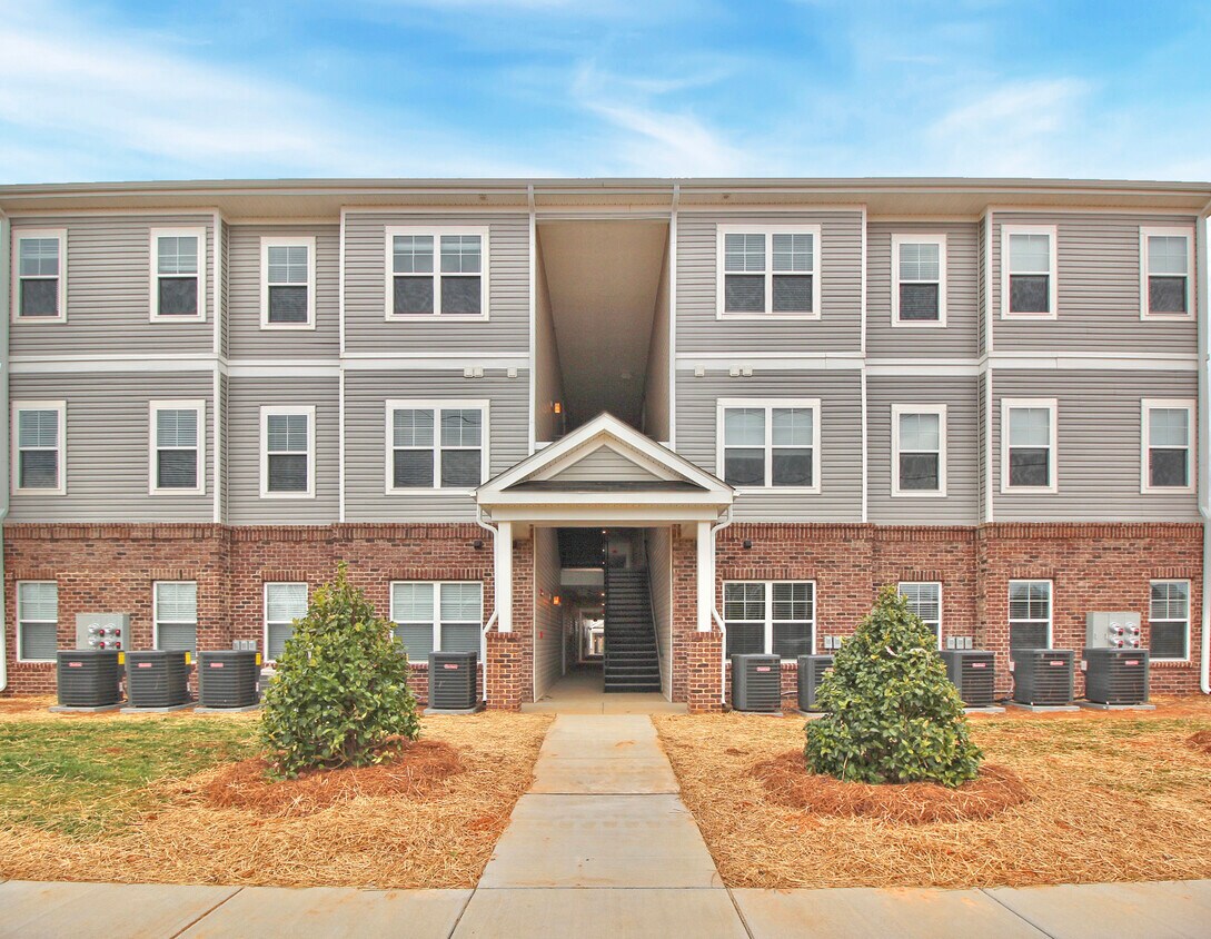North Main Village Apartments Mooresville, NC