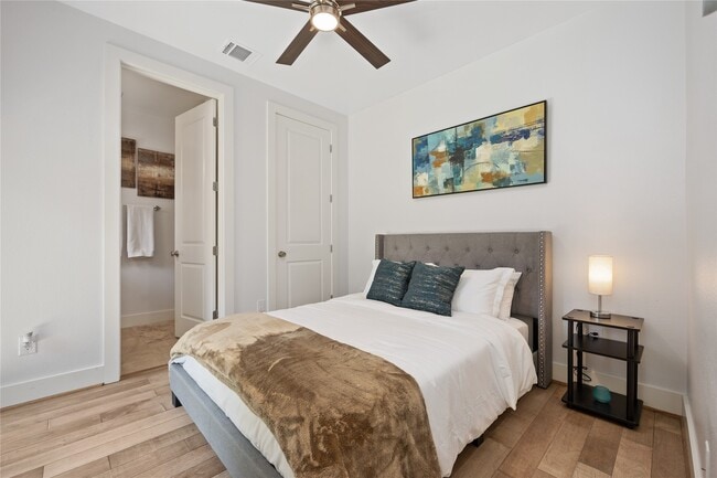 Foto del edificio - 5914 Val Verde St