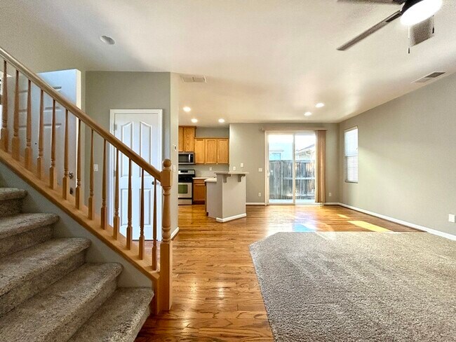 Foto del edificio - Beautiful 3 Bedroom Located in Roseville Strada Community!