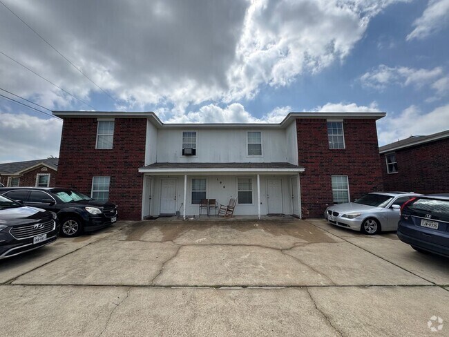 Building Photo - 196 Ryan Cir