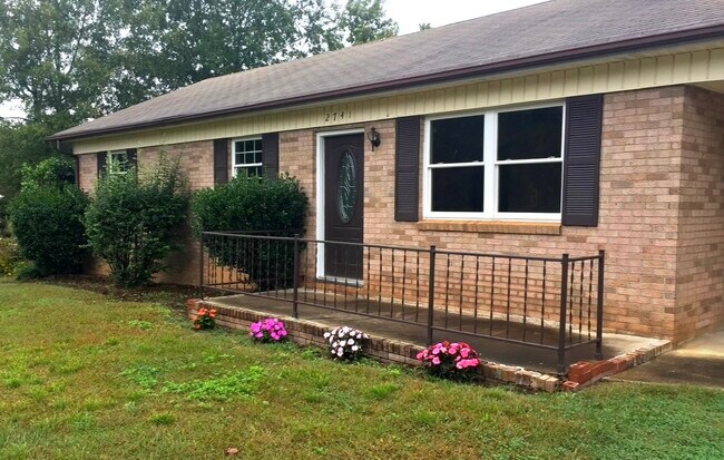 Foto del edificio - 2741 Kool Park Rd NE