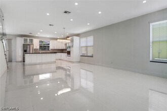 Building Photo - 8271 Laurel Lakes Way