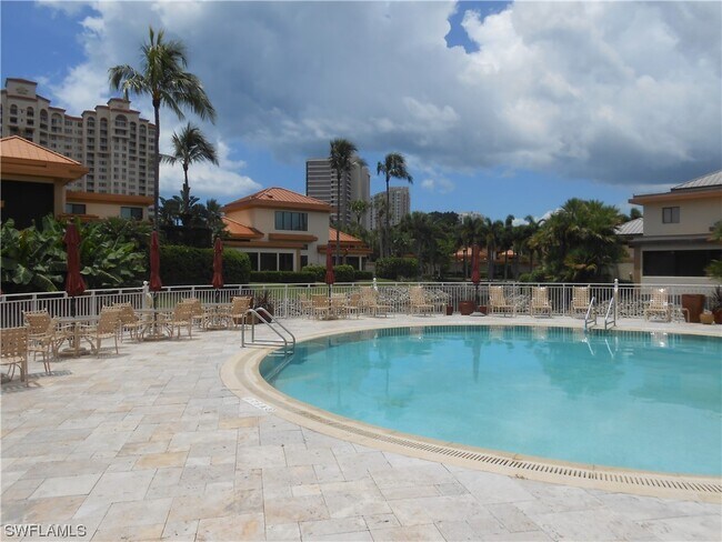 Foto del edificio - 6710 Pelican Bay Blvd