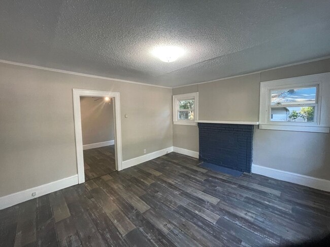 Building Photo - SH341-319 Clegg