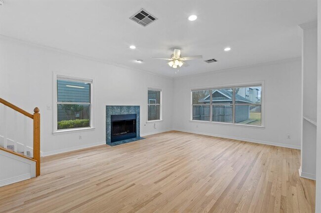 Foto del edificio - 5512 William Holland Ave