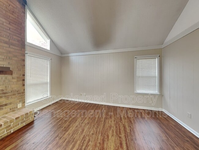 Building Photo - 6393 Barwick Dr