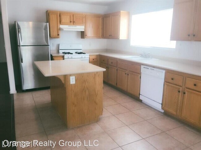 Building Photo - 3 br, 2 bath House - 1372 Pleasant Ridge Ave
