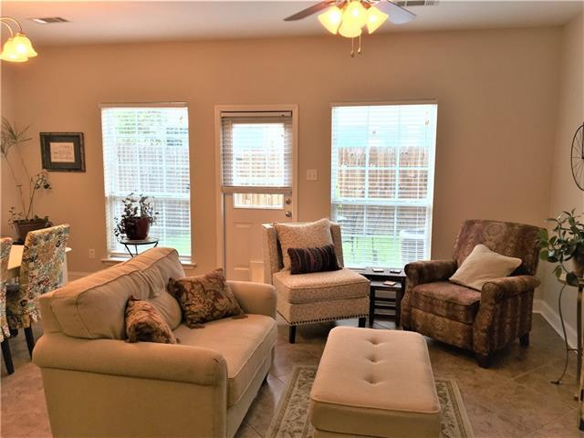 Foto del edificio - 104 Covington Meadow Cir