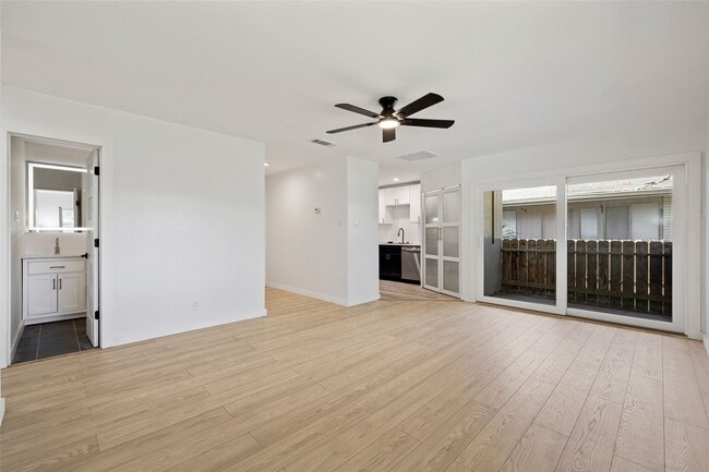 Building Photo - 909 Silber Rd