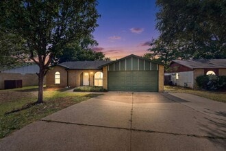 Building Photo - 2606 Hilldale Blvd