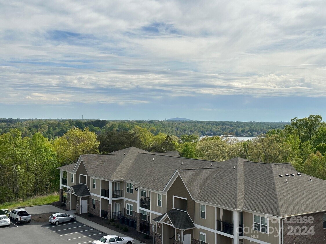Primary Photo - 160 Water Dr