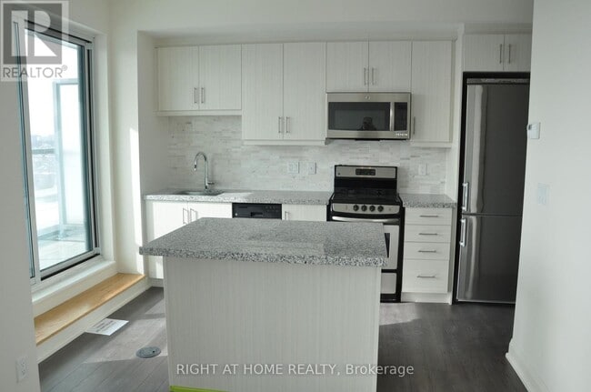 Building Photo - 68 Canterbury Pl