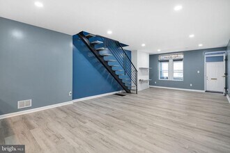 Building Photo - 15 N Edgewood St