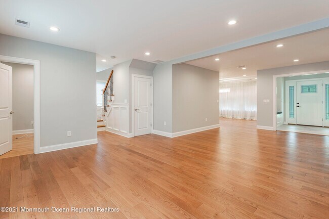 Foto del edificio - 16 Cypress Ave