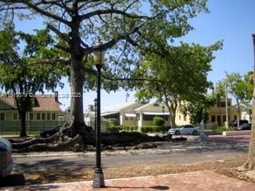 Foto del edificio - 843 SW 13th Ave