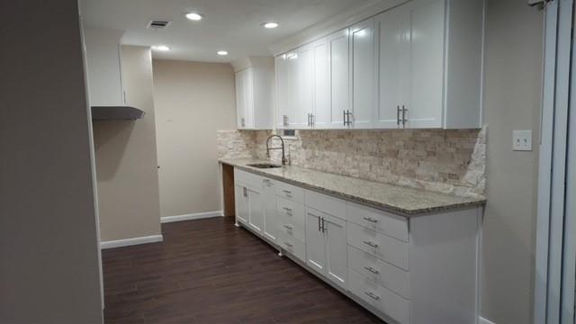 Foto del edificio - 4530 Donalbain Dr