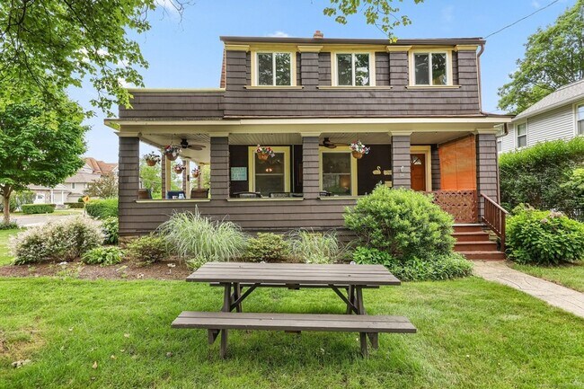 Building Photo - 34 8th Avenue