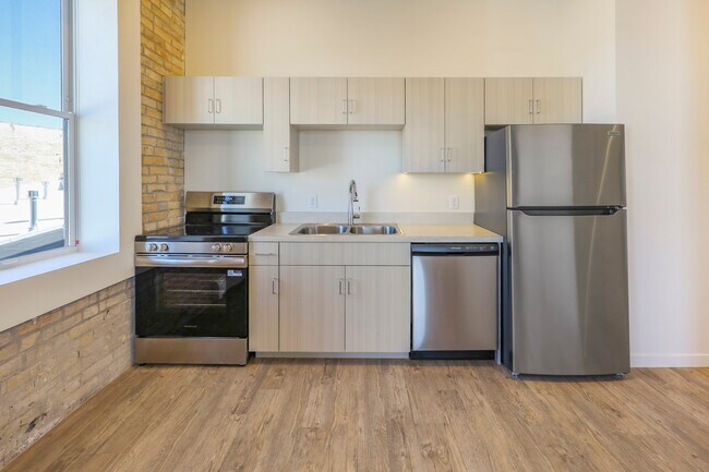 Cocina - 225 N Sibley Ave