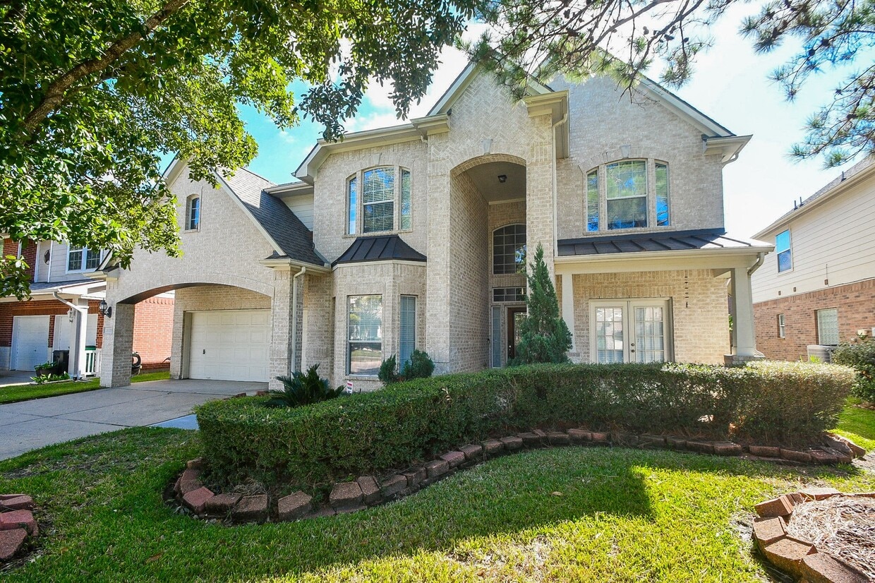 Primary Photo - 26719 Wolfs Hill Ln