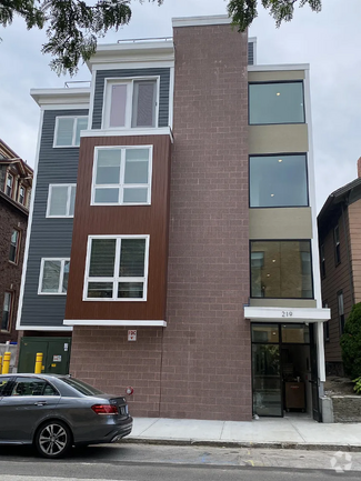 Building Photo - 219 Waterman St