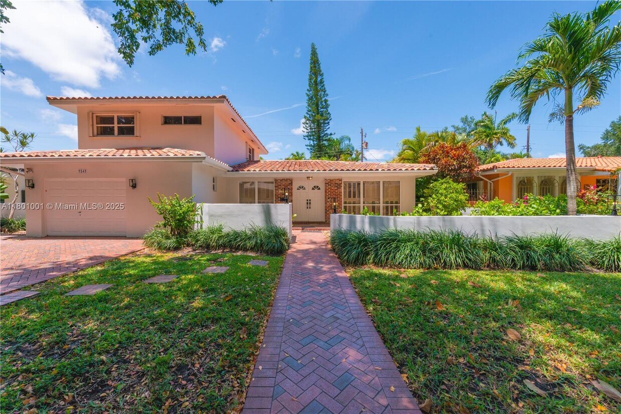 Foto principal - 1541 Zuleta Ave