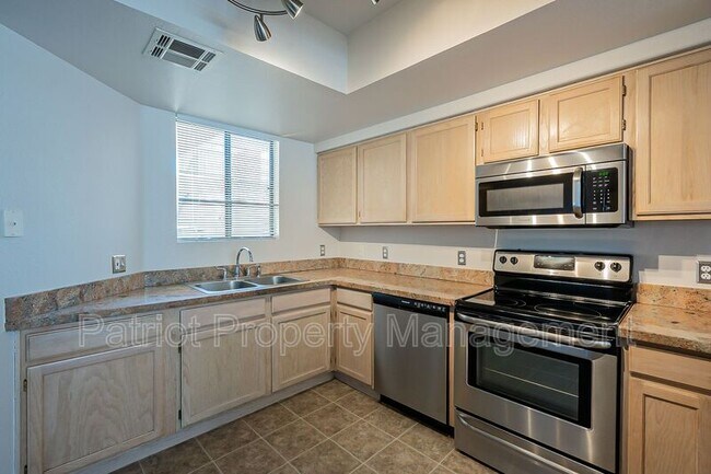 Foto del edificio - 4925 E Desert Cove Ave