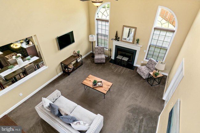 Foto del edificio - 28 Simsbury Dr