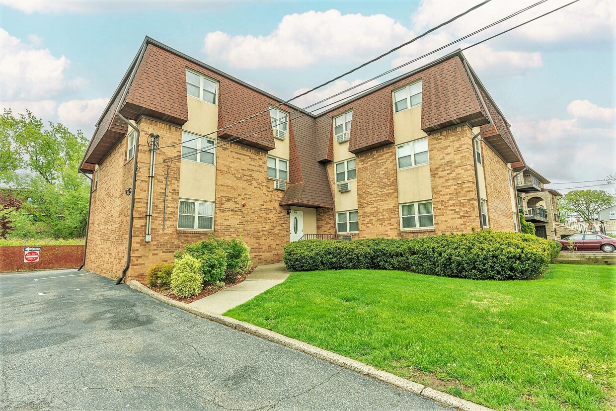 Primary Photo - 1138 Farm Rd