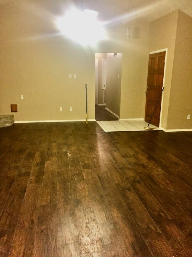 Foto del edificio - 714 Brookford Dr