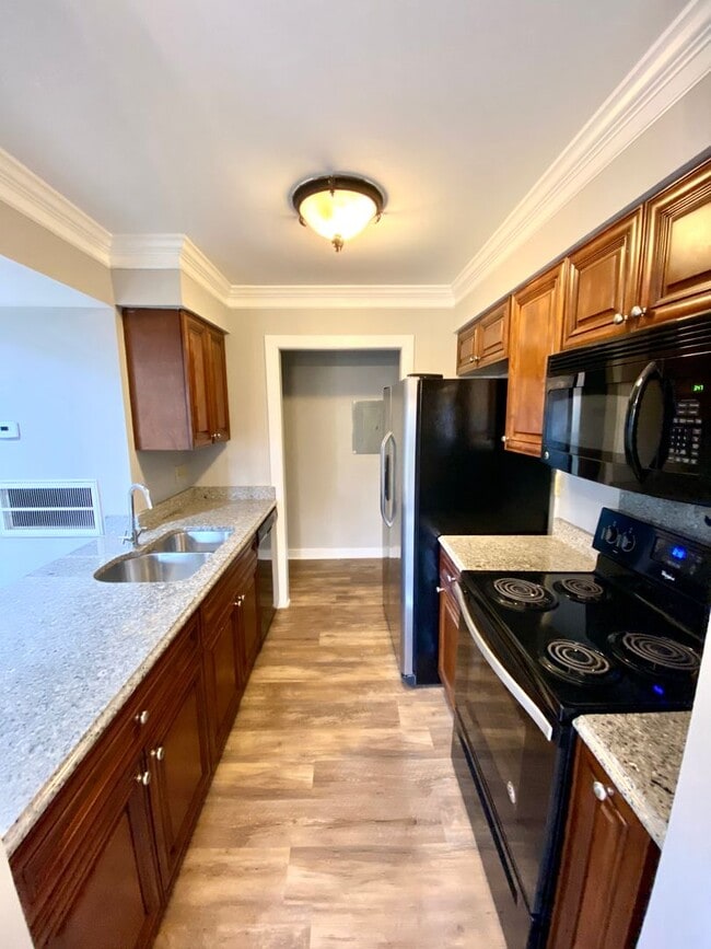 Foto del edificio - Beautiful Remodeled Condo in Ballantyne