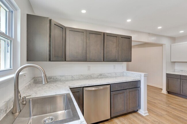 Building Photo - 4107 Cherryton Dr