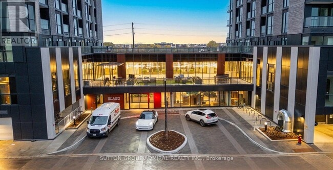 Building Photo - 3071 Trafalgar Rd