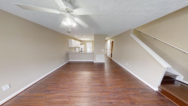 Foto del edificio - Donahue Crossing Condo