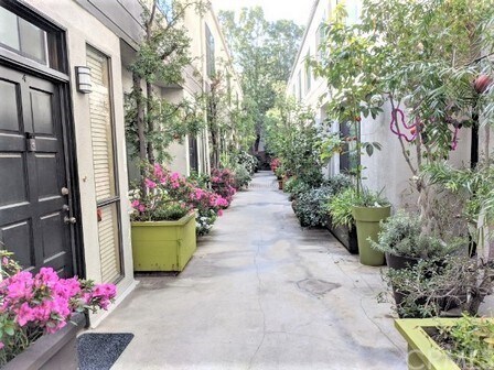 Foto del edificio - 10793 Ashton Ave