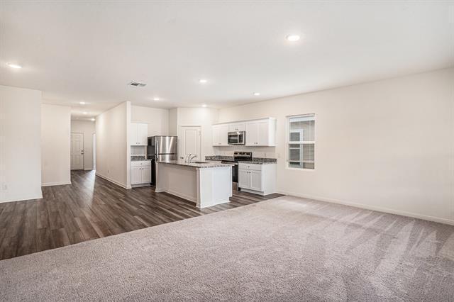 Foto del edificio - 7439 Corral Smt