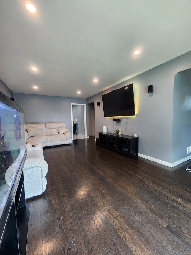Sala de estar - 6751 S Kilbourn Ave