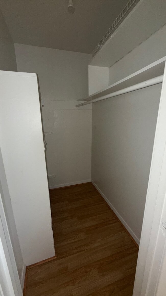 Building Photo - 1906 Binz St