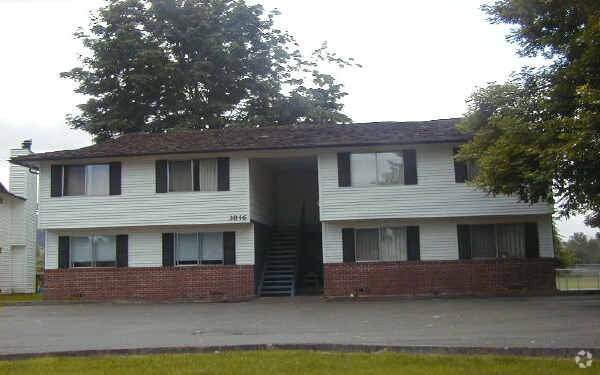 Primary Photo - 3846 D Pl SE