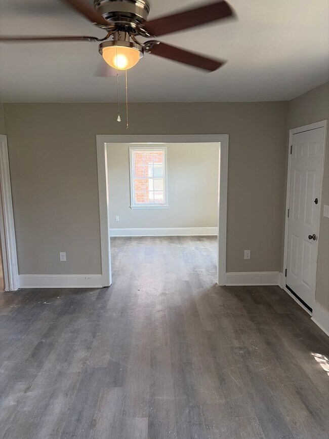 Foto del edificio - 2502 Druid Hills Dr NW