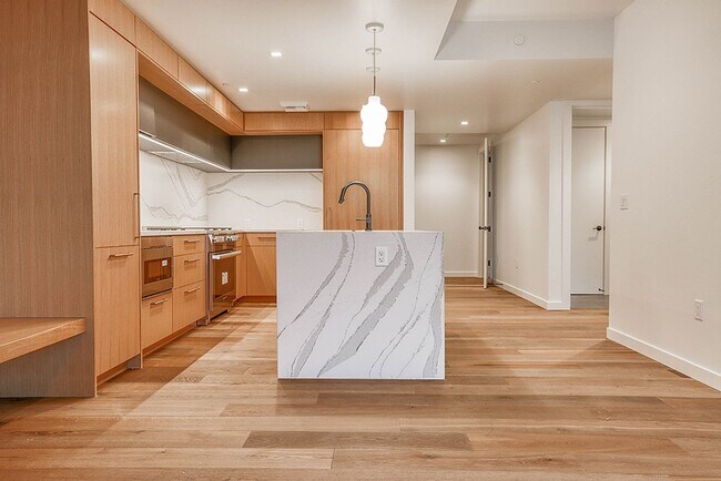 Building Photo - Luxury Living at the Kirkland Tower on the...