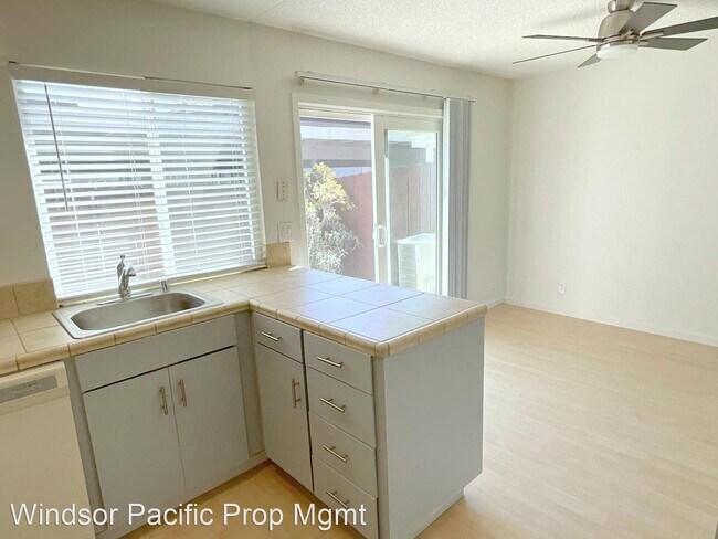 Building Photo - 2 br, 1.5 bath House - 4735 Saginaw Circle