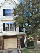 Building Photo - 9200 Westheimer Rd