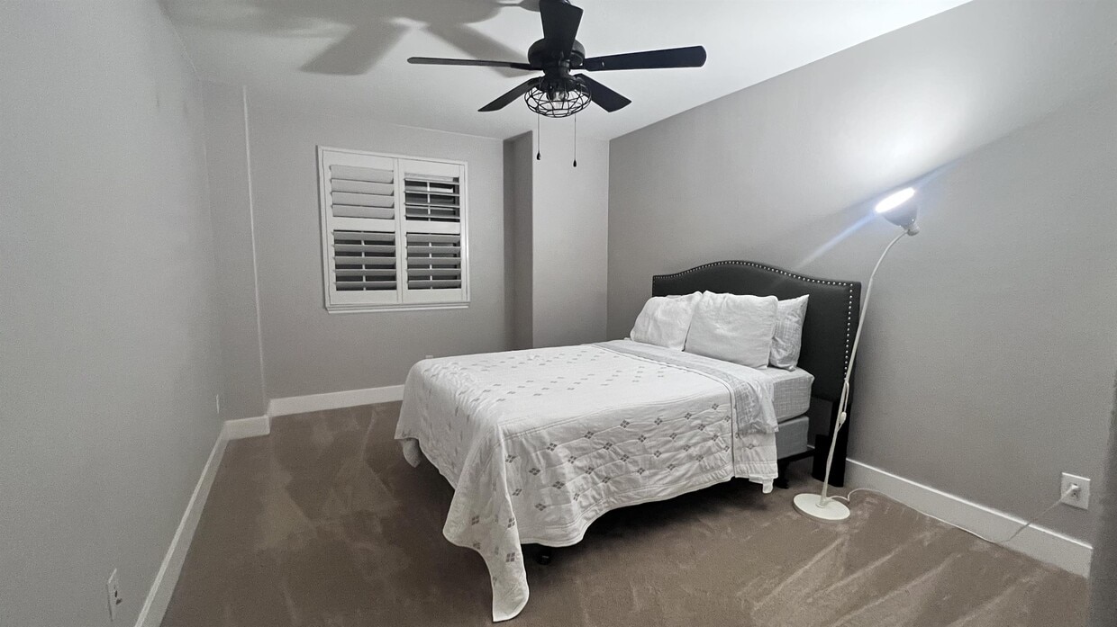 15652 Portenza Dr Unit 4, Fontana, CA 92336 Room for Rent in Fontana