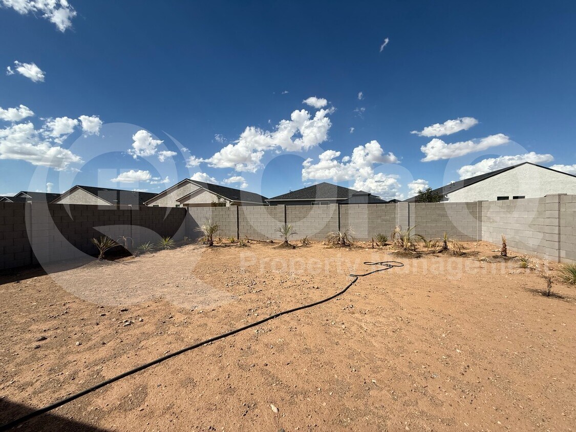 Building Photo - 5478 Azara Dr