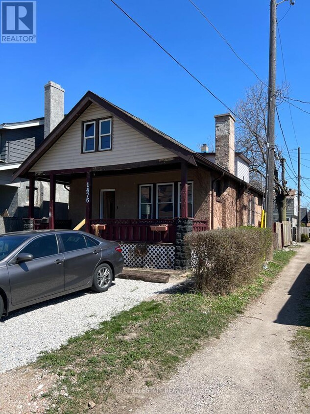 Primary Photo - 1476 Dufferin Pl