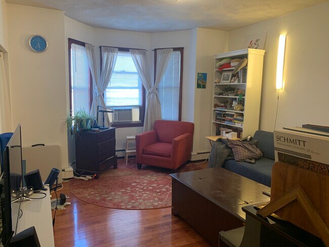 Foto del edificio - 63 Webster Ave