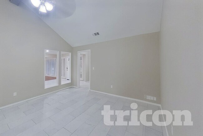 Foto del edificio - 3201 Chimneyrock Dr