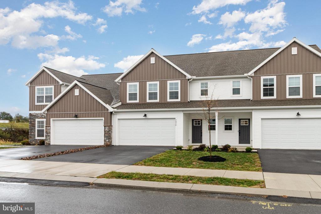 Primary Photo - 7870 Briarwood Dr