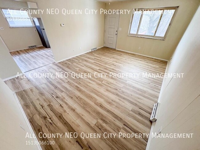 Building Photo - 2420 Ulrich Ave