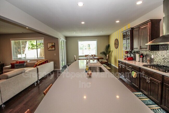 Foto del edificio - 4122 213th PL SE